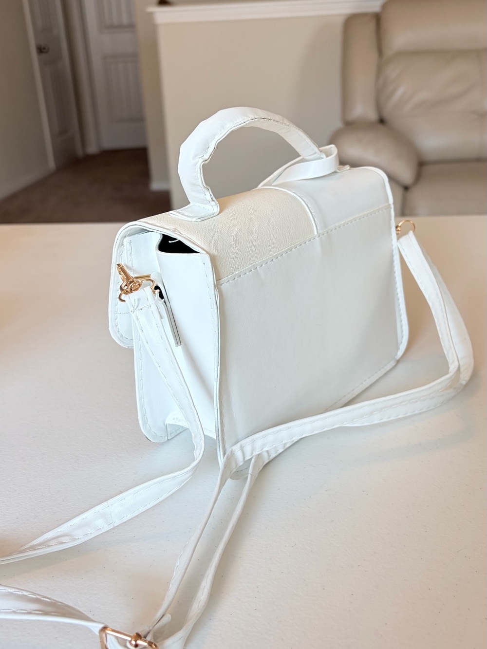 White Top-Handle Crossbody Bag - Minimalist Style. - Picture 4 of 6